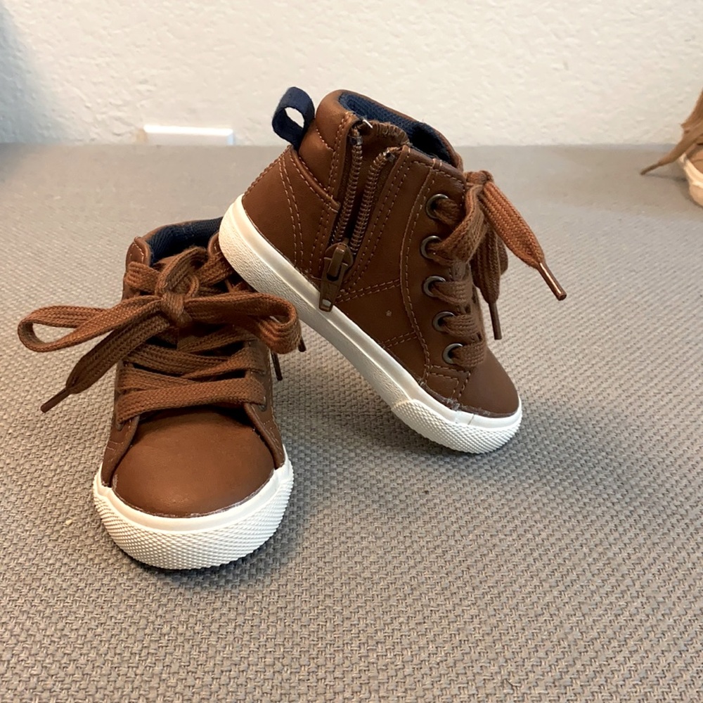 Brown leather high top shoes - size 5